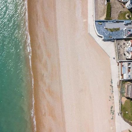 The Luxury Beach Property - Oceanbreeze Sandgate Exterior foto